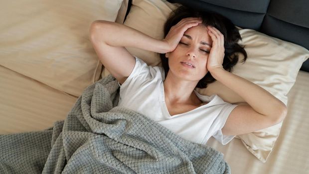 Susah tidur dapat menjadi tanda bahwa kamu kekurangan vitamin D yang memengaruhi hormon dan suasana hati.