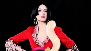 7 Foto Tamara Dai Cosplay Jadi Boa Hancock, Percaya Diri Pamer Stretch Marks