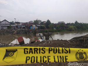 Pekerja Proyek Tewas Tertimpa Besi Tiang Pancang Jembatan di Demak Pekerja Proyek Tewas Tertimpa Besi Tiang Pancang Jembatan di Demak