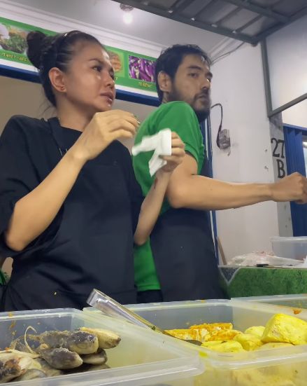 Duh! Warung Epy Kusnandar yang Baru Buka Jadi Korban Premanisme