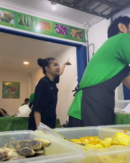 Duh! Warung Epy Kusnandar yang Baru Buka Jadi Korban Premanisme
