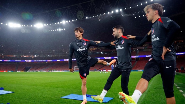 Atletico Madrid sudah mendarat di London sejak Senin (20/10.2025). Pasukan Diego Simeone melakukan latihan jelang pertandingan kontra Arsenal di Emirates Stadium.