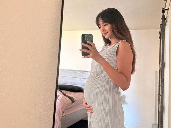 Glowing Mom Alert! Aurelie Moeremans Pamer Baby Bump, Dipuji Suami