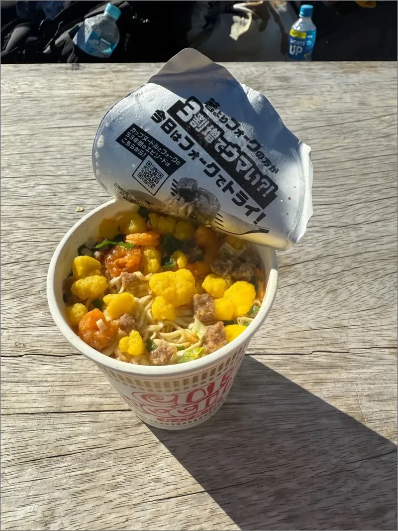 Cup Noodle di Gunung Fuji Jepang