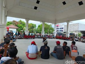 Asosiasi Kecimol Desak Kadis Pariwisata Lombok Tengah Mundur Asosiasi Kecimol Desak Kadis Pariwisata Lombok Tengah Mundur
