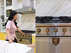 Di Dapur di Rumah Baru Sarwendah, Ada Kompor Custom Rp 1 Miliar! Di Dapur di Rumah Baru Sarwendah, Ada Kompor Custom Rp 1 Miliar!