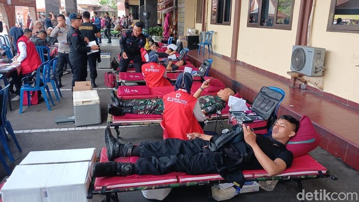 Senyum Sumringah Herman, Petugas Hansip Yang Tabah Donor Darah Hingga Dapat Motor