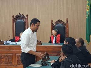 Terungkap Eks Kapolres Ngada Suka Menonton Film Porno Sejak 2010 Terungkap Eks Kapolres Ngada Suka Menonton Film Porno Sejak 2010