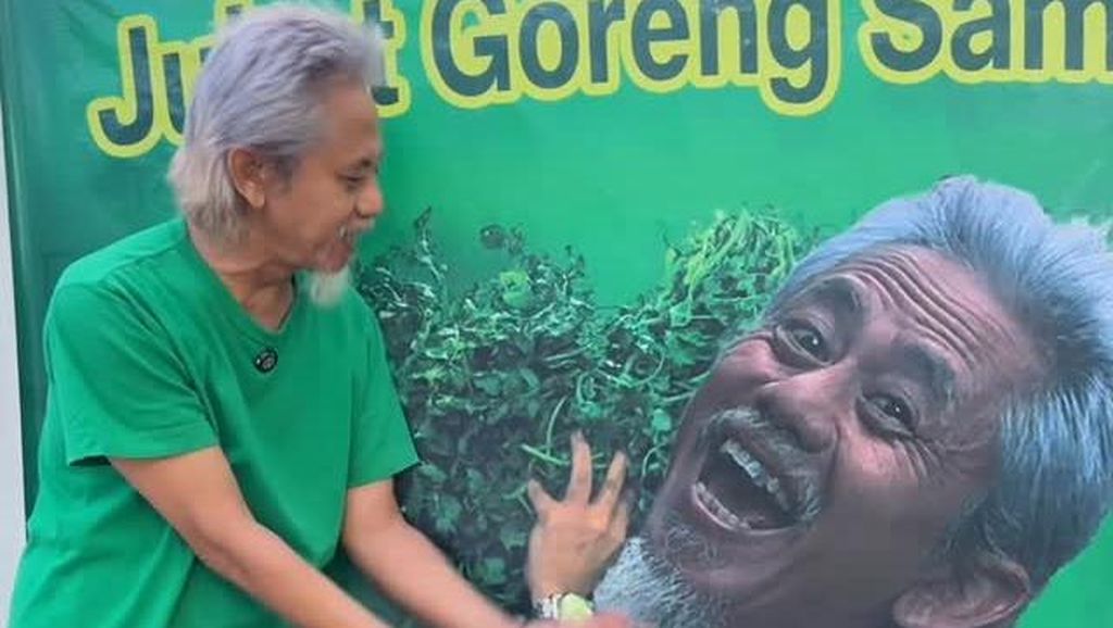 Karina Ranau Sibuk Layani Pembeli, Begini Suasana Warung Makan Epy Kusnandar Karina Ranau Sibuk Layani Pembeli, Begini Suasana Warung Makan Epy Kusnandar