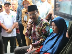 Gus Ipul Kunjungi Puskesos Karawang, Pastikan BLTS Tepat Sasaran
