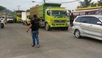 Atasi Macet gegara Truk, Jalan Bojonegara Cilegon Bakal Dilebarkan