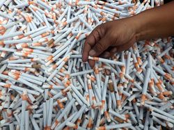 Video: Tarif Cukai Siap Menyergap Rokok Gelap