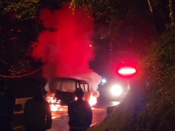 Mobilnya Terbakar di Ciwidey, Pengemudi Alami Luka Bakar