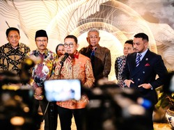 Menbud Terima 40 Usulan Nama Penerima Gelar Pahlawan Nasional dari Mensos Menbud Terima 40 Usulan Nama Penerima Gelar Pahlawan Nasional dari Mensos