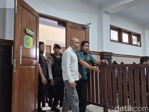 Mangku Luwes Menyesal Tusuk Mang Alam hingga Tewas di Arena Tajen Mangku Luwes Menyesal Tusuk Mang Alam hingga Tewas di Arena Tajen