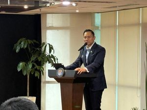 Video AHY: Giant Sea Wall Proyek Besar Sekali, Butuh Pertimbangkan Banyak Hal Video AHY: Giant Sea Wall Proyek Besar Sekali, Butuh Pertimbangkan Banyak Hal