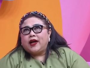 Klarifikasi Nunung Pakai 6 Tabung Oksigen saat Syuting Film Klarifikasi Nunung Pakai 6 Tabung Oksigen saat Syuting Film