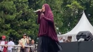 Inspiratif! Sivia Azizah Tampil Kece, Meski Syari di Atas Panggung