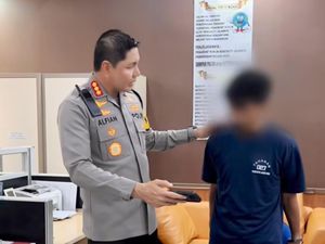 Pria di Jaktim Ngaku Mabuk Sebelum Tega Bakar Istri: Saya Pusing Pria di Jaktim Ngaku Mabuk Sebelum Tega Bakar Istri: Saya Pusing