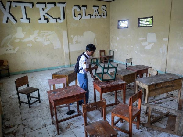 Sekolah di Legok Terlantar, Siswa dan Guru Menanti Kepastian