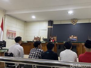 Putusan Kasus Mahasiswa Semarang Demo May Day Ditunda, Ini Alasannya Putusan Kasus Mahasiswa Semarang Demo May Day Ditunda, Ini Alasannya