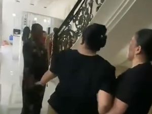 Kronologi Mertua Usir Menantu dari Rumah Mewah di Bone Berujung Ricuh Kronologi Mertua Usir Menantu dari Rumah Mewah di Bone Berujung Ricuh
