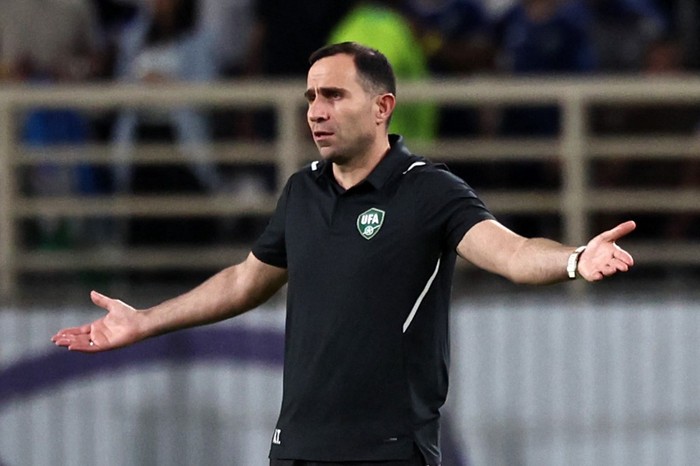 Uzbekistans coach Timur Kapadze reacts during the 2026 FIFA World Cup Asian Qualifier football match between the United Arab Emirates and Uzbekistan at Al-Nahyan Stadiumin Abu Dhabi on June 5, 2025. (Photo by Fadel SENNA / AFP)