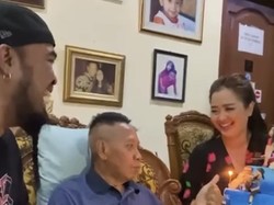 Vega Darwanti Ungkap Kondisi Terkini Tukul Arwana Vega Darwanti Ungkap Kondisi Terkini Tukul Arwana