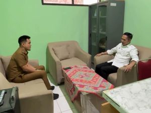 Walkot Palembang Turun Tangan Usai Viral Lurah Talang Betutu Usir Warga Walkot Palembang Turun Tangan Usai Viral Lurah Talang Betutu Usir Warga