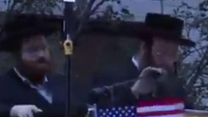 Video: Ribuan Warga Yahudi Ultra-Ortodoks Kepung Konsulat Israel di New York