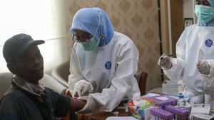 Deteksi Radiasi Cs-137, Petugas Kesehatan Periksa Warga Cikande