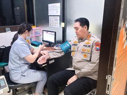 Polda Jatim Gelar Donor Darah Rayakan Hari Jadi Humas Polri ke-74