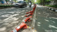 Duh, Pembatas Jalur Sepeda Perintis Kemerdekaan Jakarta Rusak Parah Duh, Pembatas Jalur Sepeda Perintis Kemerdekaan Jakarta Rusak Parah