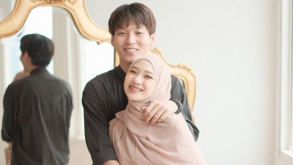 Profil Jule Julia Prastini , Buka Suara Soal Selingkuh & Minta Maaf ke Suami Profil Jule Julia Prastini , Buka Suara Soal Selingkuh & Minta Maaf ke Suami