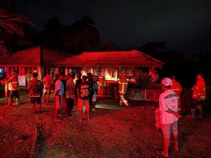 Asrama Putra SMA Diduga Dibakar Siswa yang Kesal HP-nya Hilang Asrama Putra SMA Diduga Dibakar Siswa yang Kesal HP-nya Hilang