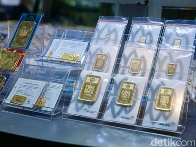 Harga Emas Terjun Bebas! Pasar Cikini Langsung Diserbu Pembeli