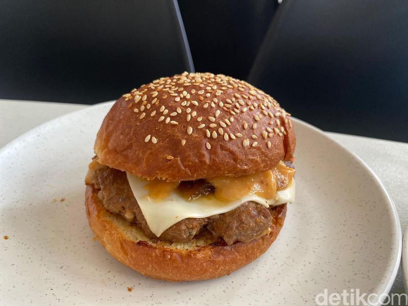 Jungen Joint Jungen Joint: burger tersembunyi di Pasar Baru