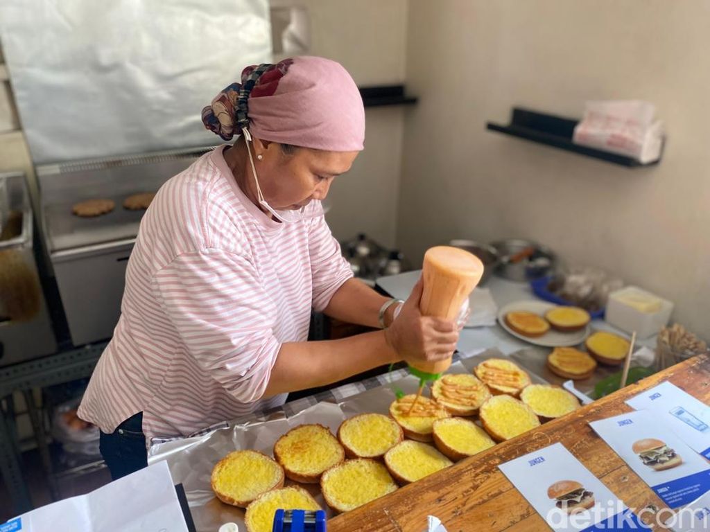Burger Rasa Timur Tengah Hidden Gem Ada di Pasar Baru Burger Rasa Timur Tengah Hidden Gem Ada di Pasar Baru