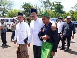 Mensos Kagumi Toleransi Agama Siswa Sekolah Rakyat di Pontianak