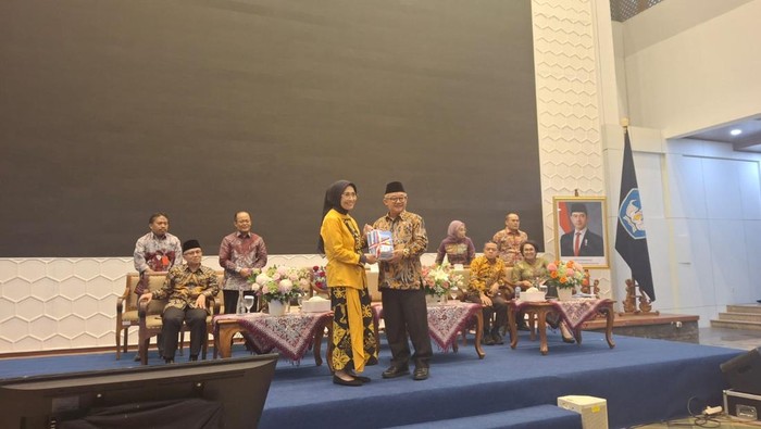 RUU Sisdiknas, Kapan Kita Bisa Ikut Baca Drafnya, Ya? Bocoran dari DPR Nih!