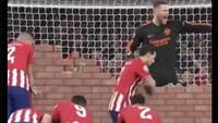 Meme Atletico menembok gawang, tapi tetap dilumat Arsenal dengan skor telak 0-4. Foto: dok. Internet/X (Twitter)