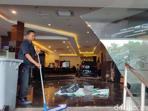 Gara-gara Diseruduk Mobil Listrik, Acara Makan Siang Tamu Hotel Bubar Jalan Gara-gara Diseruduk Mobil Listrik, Acara Makan Siang Tamu Hotel Bubar Jalan