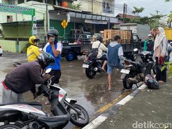 Jalur Pantura Semarang-Demak Banjir, Lalin Macet Parah 6 Kilometer