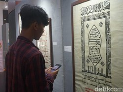 Pameran Kaligrafi Hari Santri di Jombang Sedot Ratusan Pengunjung Pameran Kaligrafi Hari Santri di Jombang Sedot Ratusan Pengunjung