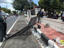 PN Soasio Polisikan Ketua LMND-HMI Buntut Gerbang Pengadilan Ambruk Saat Demo