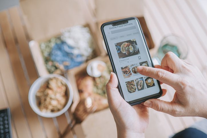 Tipu Aplikasi 2 Tahun, Pria Ini Berhasil Dapat Makan Gratis 1.000 Kali