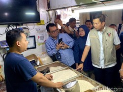 Polda Jabar Sisir Pasar Sederhana, Temukan Beras Dijual di Atas HET Polda Jabar Sisir Pasar Sederhana, Temukan Beras Dijual di Atas HET