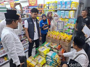 Satgas Lamongan Pastikan Beras Masih Sesuai HET Satgas Lamongan Pastikan Beras Masih Sesuai HET