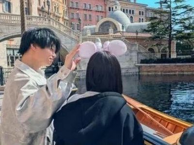 Kencan dengan Artis Jepang Bayar Rp 65 Juta, Fans Kaget Suami Idolanya Ikut