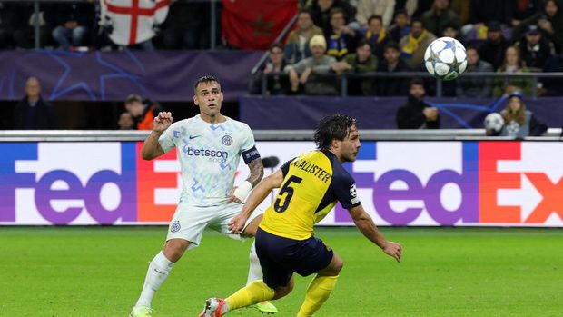 Soccer Football - UEFA Champions League - Union Saint-Gilloise v Inter Milan - Lotto Park, Brussels, Belgium - October 21, 2025 Inter Milan's Lautaro Martinez scores their second goal REUTERS/Yves Herman